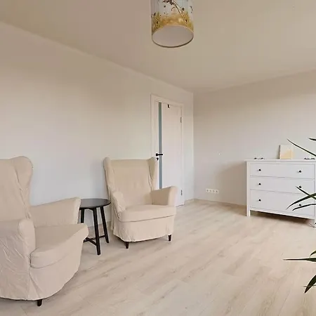 Peaceful Business Space *